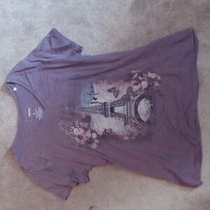 Cute Eiffel tower Parisian T-shirt.